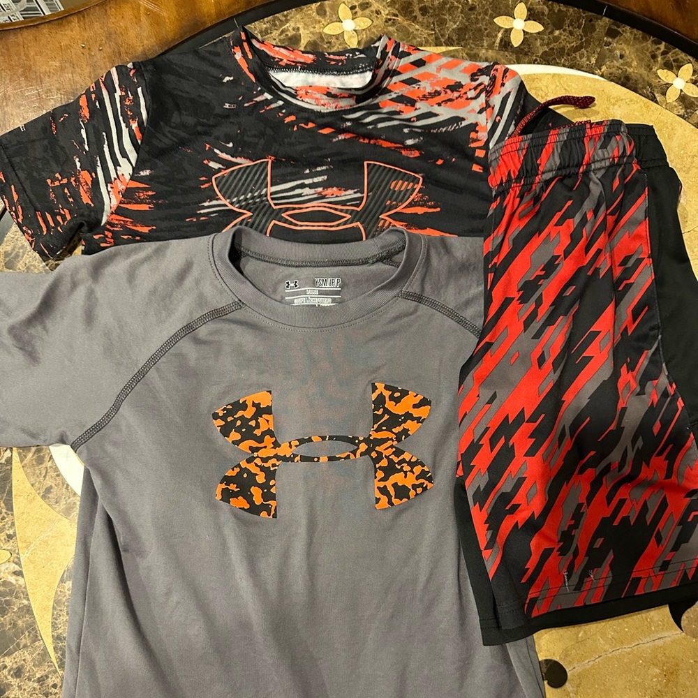 Boys Under Armour lot - 2 short sleeve shirts & 1 pair shorts - size small